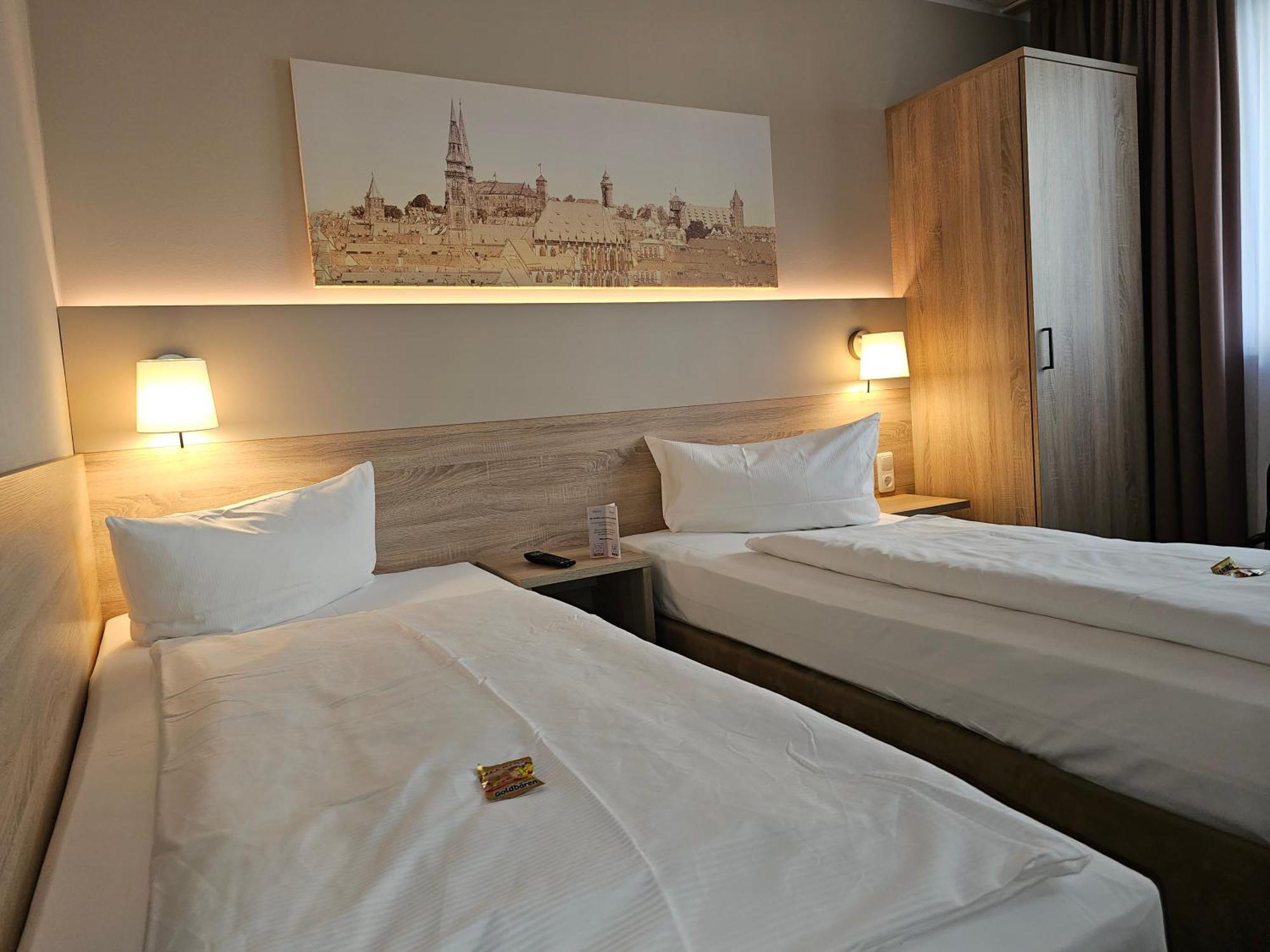 Hotel Alpha Нюрнберг Экстерьер фото