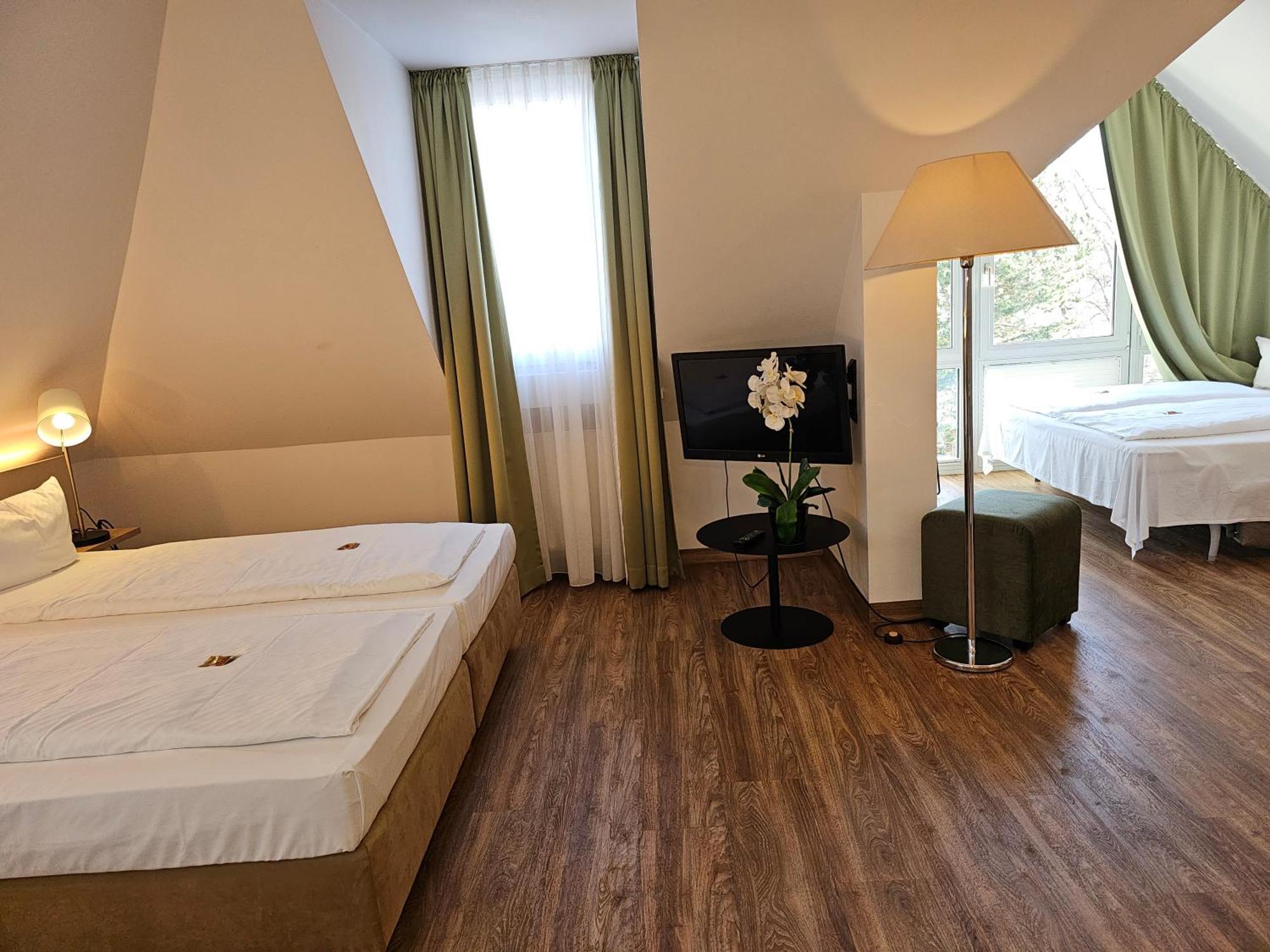Hotel Alpha Нюрнберг Экстерьер фото