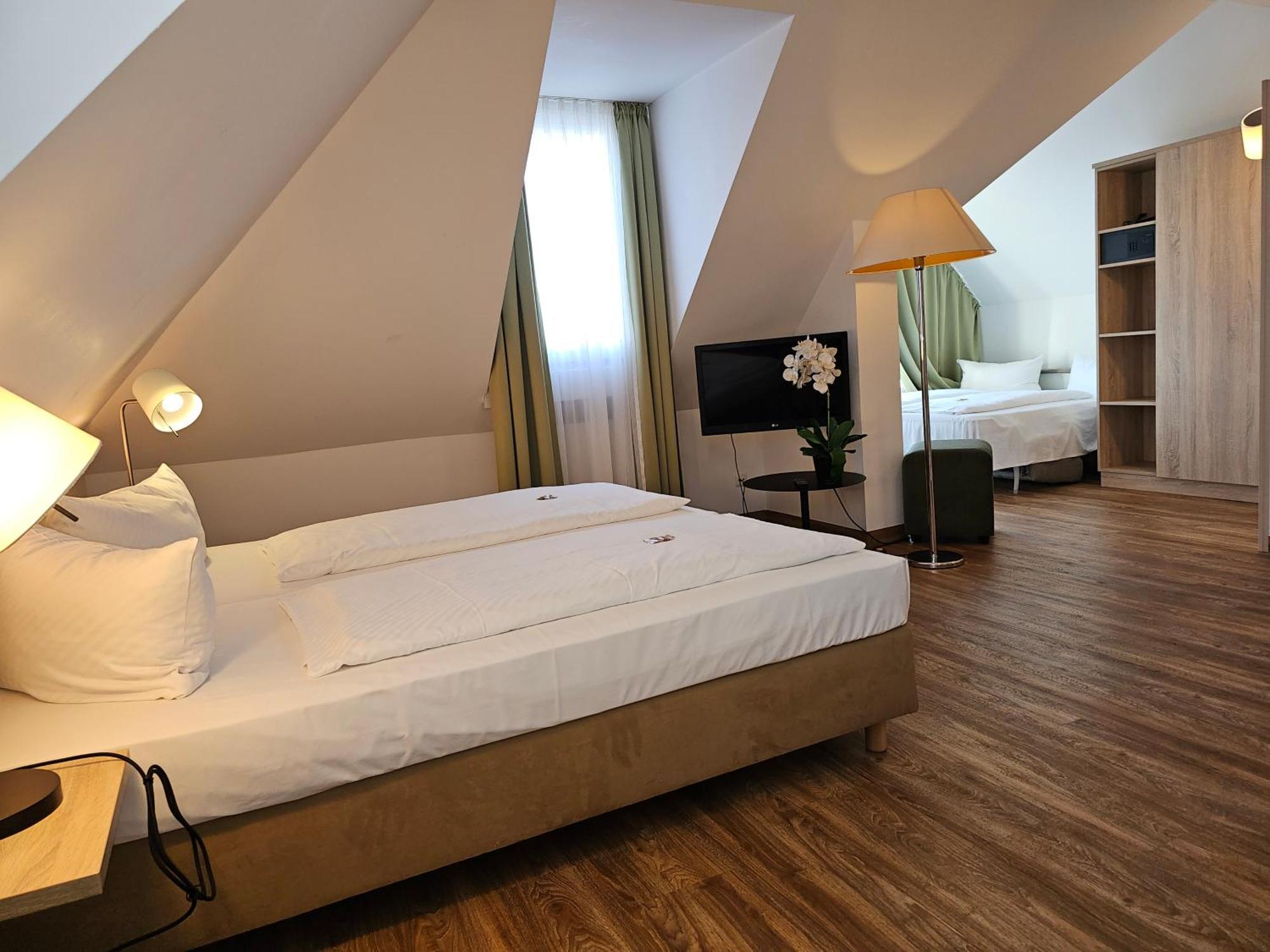 Hotel Alpha Нюрнберг Экстерьер фото